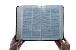 LIV: Living Bible – Paraphrased -Cheap Book Store 100 0007 4