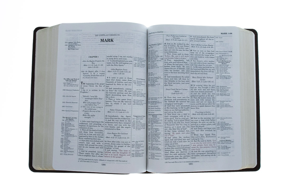 NKJV, Thompson Chain-Reference Bible, Leathersoft, Brown, Red Letter 7 NKJV, Thompson Chain-Reference Bible, Leathersoft, Brown, Red Letter - Image 5