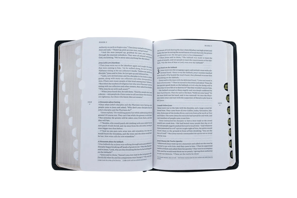 Filament Bible NLT -Leatherlike, Black, Indexed: The Print+digital Bible 7 Filament Bible NLT -Leatherlike, Black, Indexed: The Print+digital Bible - Image 5